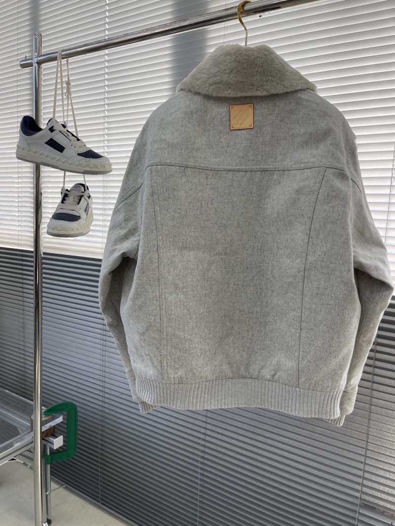 l0vis Vvtt0n outwear